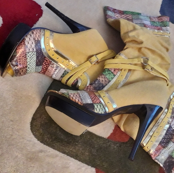 Multicolored Boots - Picture 1 of 3